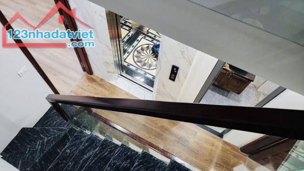 Bán Nhà Mặt Phố Giáp Bát- Gần Đường Giải Phóng- 51m2 x 5 Tầng - Thang Máy- 16.8 Tỷ - 3
