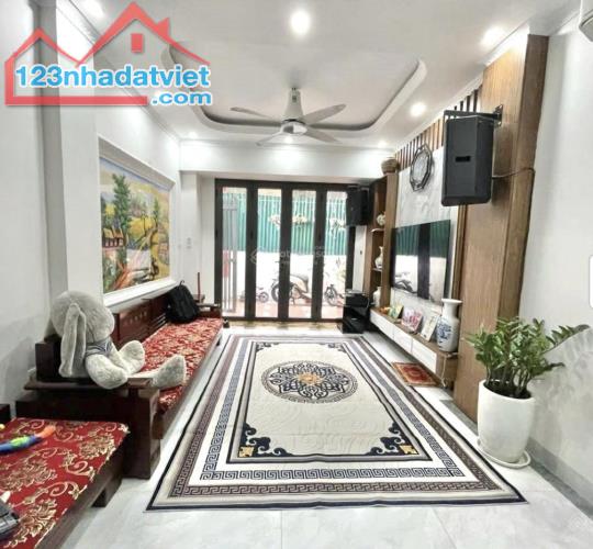 CẦN BÁN GẤP NHÀ 5 TẦNG CẦU GIẤY, NGÕ ĐẸP, Ở NGAY