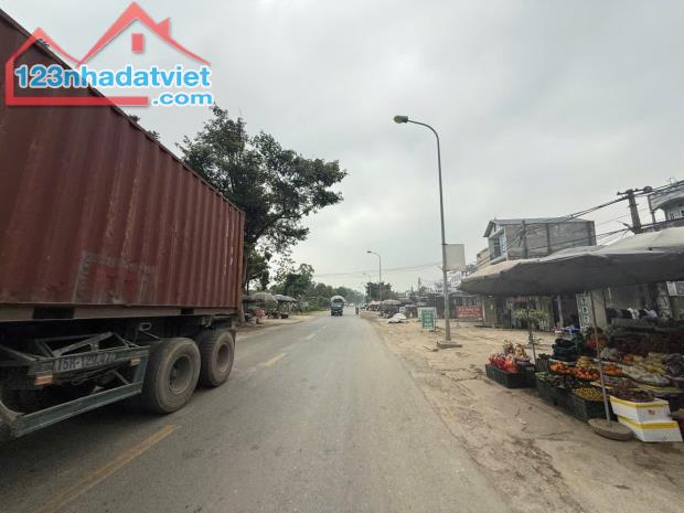 Hàng hot 126 m2 tại Đông Sơn - Chương Mỹ ngay gần đường 6 giá nhỉnh 3 tỉ 
- Lô góc mặt - 4