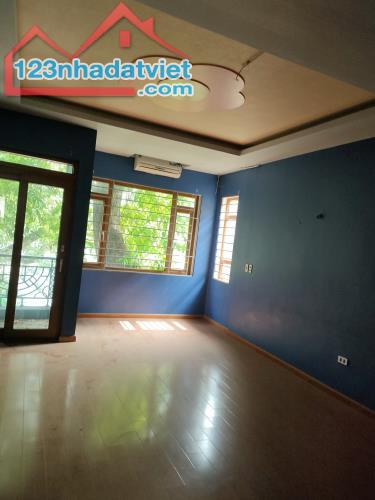 Cho thuê gấp giá rẻ Trương Định 100m, 1 sàn, mặt tiền 5m, 12 tr/th Hoàng Mai. - 4