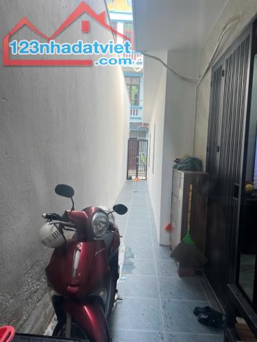 Nhà Đàm Quang Trung, chân cầu Vĩnh Tuy, 45m 5T - 10M Ô TÔ TRÁNH - CỔNG RIÊNG - OTO ĐỖ - 3