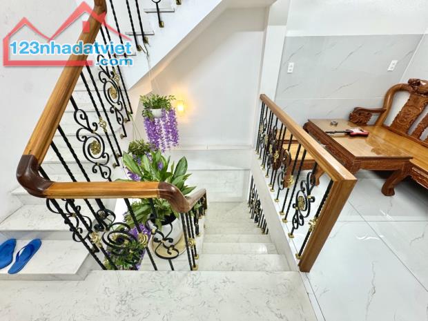 NHÀ ĐẸP LÊ VĂN VIỆT HIỆP PHÚ Q9 - 69m2 - 5PN -XE HƠI TỚI NHÀ-NHỈNH 6TI