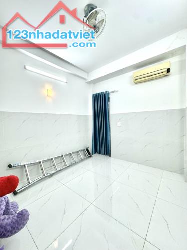 NHÀ ĐẸP LÊ VĂN VIỆT HIỆP PHÚ Q9 - 69m2 - 5PN -XE HƠI TỚI NHÀ-NHỈNH 6TI - 4