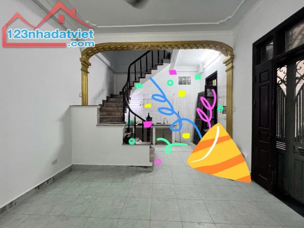 BÁN NHÀ 5 TẦNG, 65M2, NGÕ TÔN ĐỨC THẮNG, HÀNG BỘT - 7 TỶ X- SỔ ĐỎ CHÍNH CHỦ