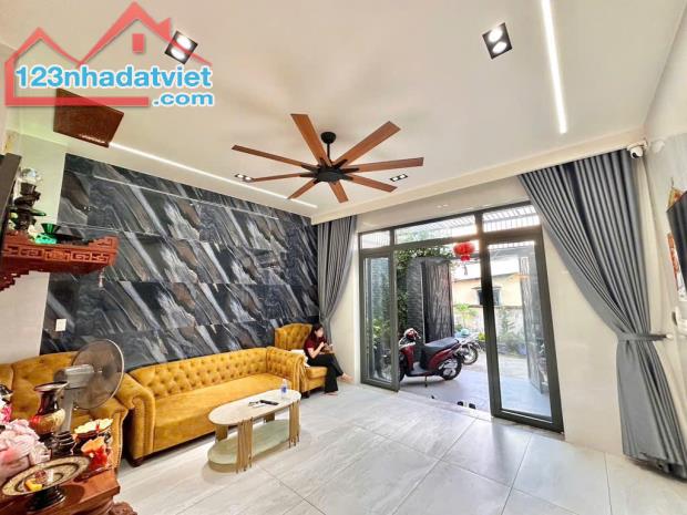 SIÊU PHẨM 3TẦNG LUNG LINH💥 DT81M (5x18) NGAY CAO ĐẲNG CÔNG THƯƠNG QUẬN 9, CHỈ 7.5TỶ TL - 3