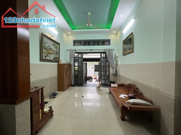 Bán gấp căn nhà đẹp nhất, hẻm thông Lê Trọng Tấn,5 tầng kiên cố, xe hơi đậu cửa, chỉ 6.x t - 1