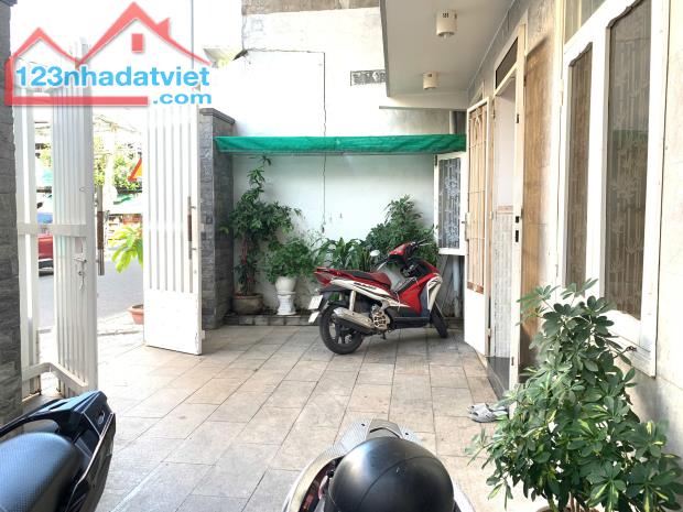 Bán Nhà Mặt Tiền Âu Cơ- Phước Tân - Tỉnh Khánh Hoà
👉DT: 201m2 ngang 11m nở hậu-  LH: