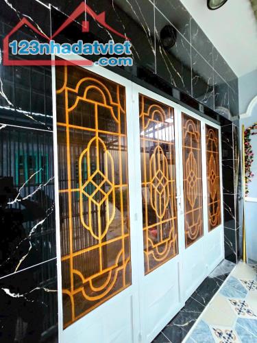 Nhà bán đường Quốc lộ-50 -Gần Bến Xe Quận 8-DT-3,8m x10m) 1 trệt-1 lửng