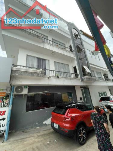 Bán nhà gốc 3 mặt tiền Ngô Tất Tố Bình Thạnh chỉ nhỉnh 28 tỷ