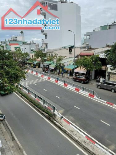 Bán nhà gốc 3 mặt tiền Ngô Tất Tố Bình Thạnh chỉ nhỉnh 28 tỷ - 1