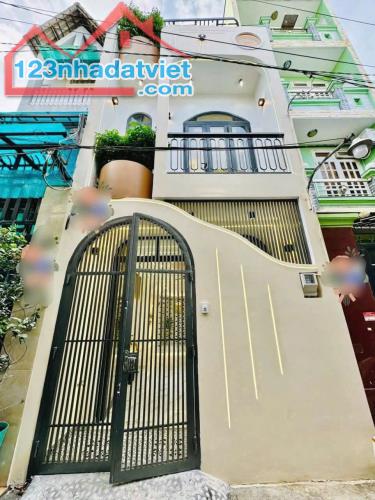 Kẹt tiền,Bán Gấp,Nhà mặt tiền Linh Trung 86m2 Giá 2tỷ688, Gần chợ Thủ Đức,Pháp lí chuẩn
