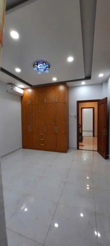 Nhà trệt 2 lầu hxh, 1/ đường số 5 P.Linh Xuân. Giá chỉ 5.6 tỷ còn thương lượng. Có giá tốt