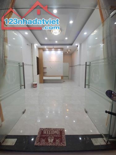 Nhà trệt 2 lầu hxh, 1/ đường số 5 P.Linh Xuân. Giá chỉ 5.6 tỷ còn thương lượng. Có giá tốt - 3