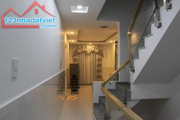 Đi nước ngoài định cư bán gấp nhà ở Trần Văn Quang, phường 10, Tân Bình, giá 2 tỷ 350 triệ - 1