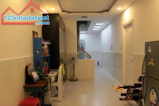 Đi nước ngoài định cư bán gấp nhà ở Trần Văn Quang, phường 10, Tân Bình, giá 2 tỷ 350 triệ - 3