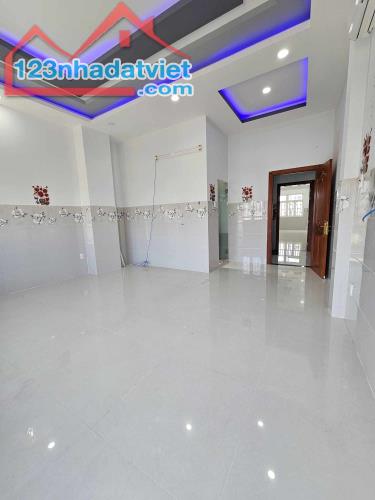 Chủ gửi bán nhà riêng Lâm Văn Bền,Quận 7, 56m2, giá chỉ nhỉnh 5 tỷ vui lòng liên hệ Tâm - 2