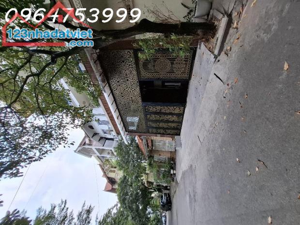 BIỆT THỰ THANG MÁY KHU BÙI XUÂN PHÁI MỸ ĐÌNH
Diện tích 125m² x 6 tầng – Thang máy – Full