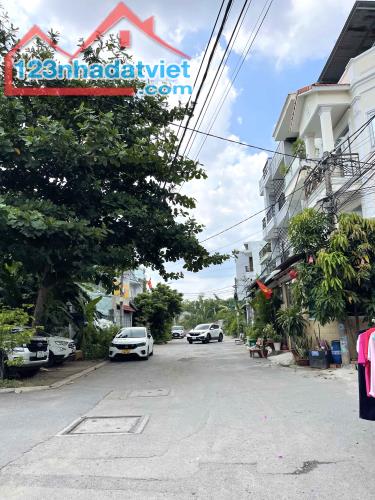 Bán Nhà 3 Tầng 51m²_4x12.7m Hẻm Xe Hơi Sổ Riêng Tăng Nhơn Phú B Thủ Đức Giá 5.8 Tỷ.