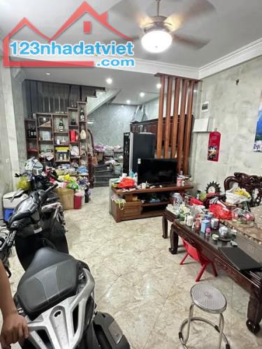 🏠 Nhà MỸ ĐÌNH Dân xây - DT 42,5m x 6t- mt khủng