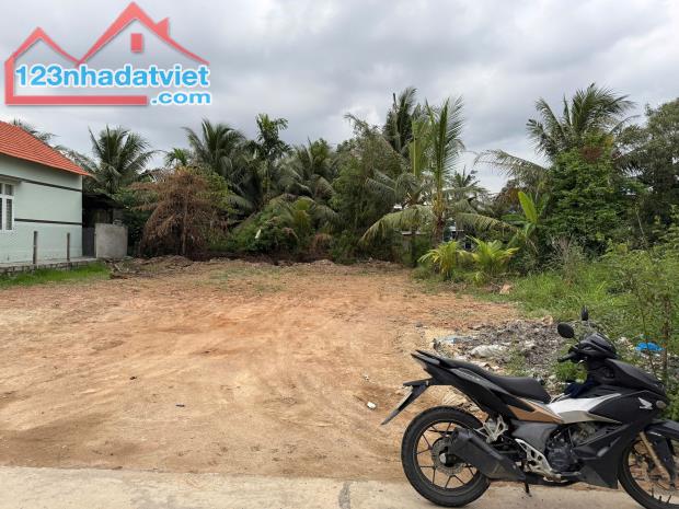 bán lô góc vuông vắn full thổ cư ngay trung tâm thị xã Ninh Hòa 0985451850 - 1