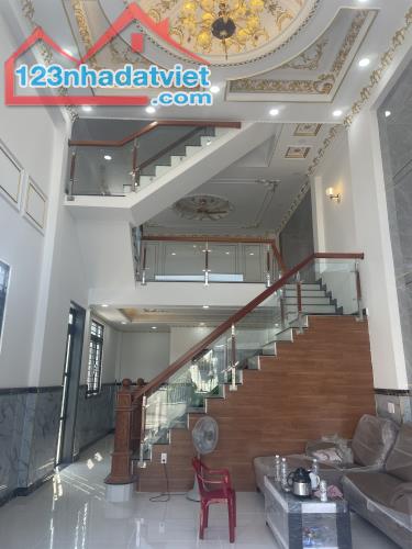 Bán nhà 1 Trệt 3 Lầu và 1 Lửng P.Tam Hòa cũ,gần BVĐK Đồng Nai