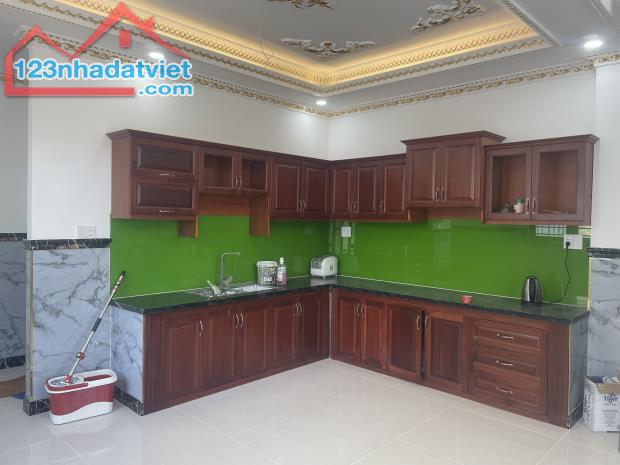 Bán nhà 1 Trệt 3 Lầu và 1 Lửng P.Tam Hòa cũ,gần BVĐK Đồng Nai - 4