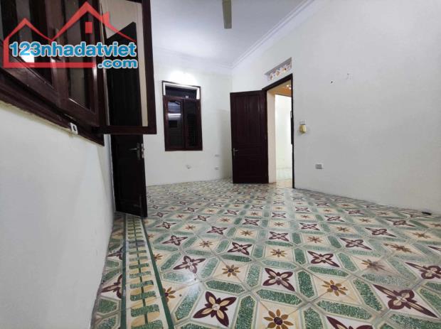 CHO THUÊ NHÀ RIÊNG PHỐ ĐỘI CẤN, BA ĐÌNH, NHÀ ĐẸP, 5M RA PHỐ - 1
