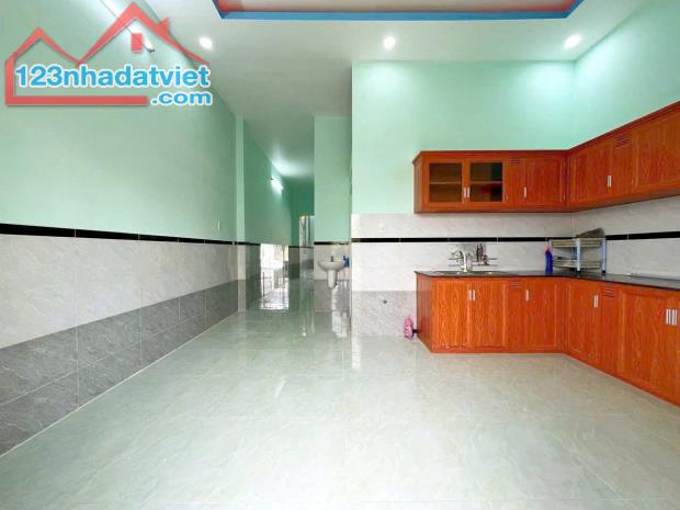 BÁN NHÀ CẤP 4 ấp BÌNH HỮU , ĐỨC HÒA THƯỢNG , 5X43=218m2 giá 1 tỷ 700. - 3