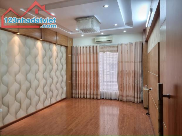 PHÂN LÔ Trần Quốc Hoàn nhà đẹp 45m2*5T, mt 4m kinh doanh, GARA, 2 thoáng 18 tỷ hơn - 3