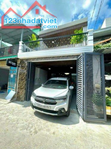Nhà hiếm hẻm xe hơi 1 sẹc cách đường lớn Nguyễn Văn Quỳ 20m, cách phú mỹ hưng 3 phút, 5,