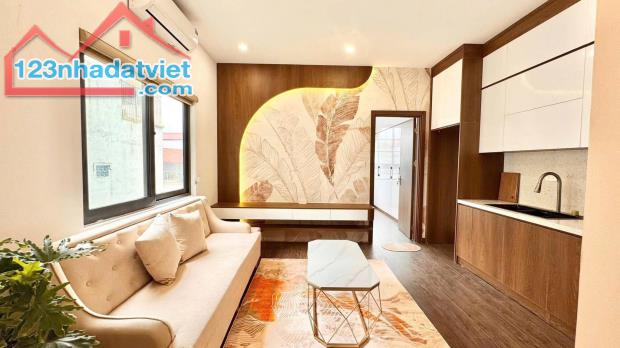 BÁN TÒA CHDV VĨNH PHÚC, ĐỘI NHÂN - 135M² x 9 TẦNG - Ô TÔ TRÁNH - DÒNG TIỀN 200TR/TH- 35 TỶ