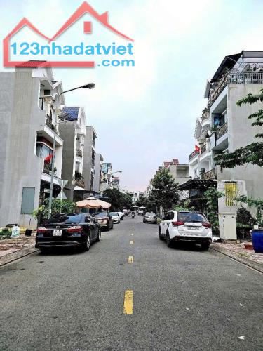 CHÍNH CHỦ CẦN BÁN LÔ ĐẤT ĐẸP - GIÁ 4,35 TỶ– LÔ GÓC 2 MẶT TIỀN – PHT9, DĨ AN – HCM - 1