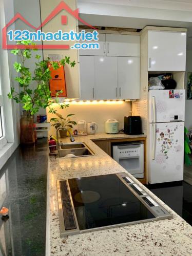 Bán Gấp Chung Cư CT2B Thạch Bàn, Long Biên 110m2, giá 5,5 tỷ (Lô Góc)