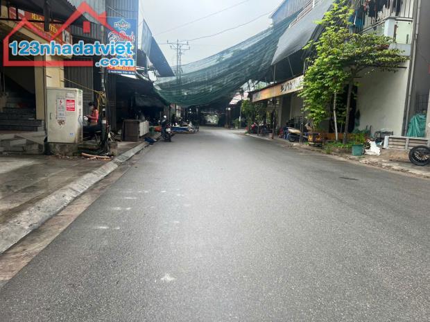 giá 4,1 tỷ. Diện tích rộng 103m2, mặt tiền 5m cực đẹp,  Pháp lý đầy đủ, 
2 mặt thoáng - 2