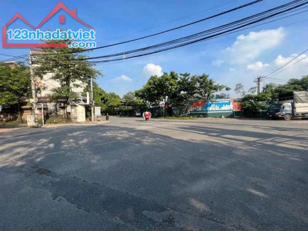 giá 4,1 tỷ. Diện tích rộng 103m2, mặt tiền 5m cực đẹp,  Pháp lý đầy đủ, 
2 mặt thoáng - 3