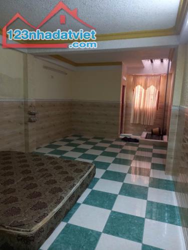 Cho thuê nhà ng căn 60m2. 3 mê. Giá 6 tr tháng. Đ.lê thanh nghị. P. Đống đa. Qui nhơn - 4