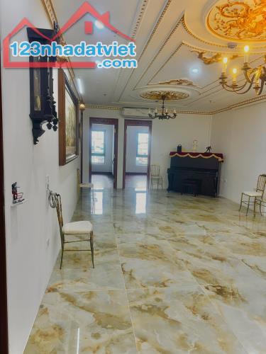 MẶT PHỐ ĐẠI CỒ VIỆT, HAI BÀ TRƯNG BUILDING ĐẲNG CẤP VỊ TRÍ ĐẸP 195m2 MẶT TIỀN 6.8m, SỔ ĐẸP - 1