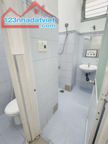Cần bán chung cư Phú Thọ Quận 11 , 64m 2PN Sổ hồng rồi giá 2,8 tỷ - 1