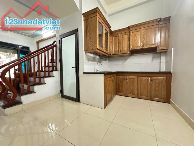 BÁN NGÔI NHÀ 3 TẦNG ĐẦY TÂM HUYẾT NGAY VỊT CỎ HỒ SEN thành phố hải dương - 1