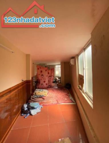 1409 Giải Phóng ( Ngã 4 Pháp Vân ) 11 37 10,8 3 3.2 - 5