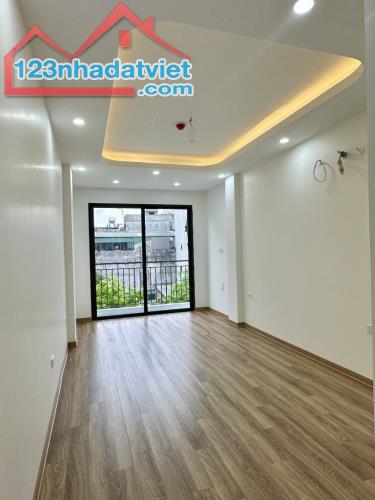Bán nhà Xuân La, oto 5m, 40m2,MT 4,3m, xây 5 tầng chắc chắn, chỉ 6,3 tỷ - 2