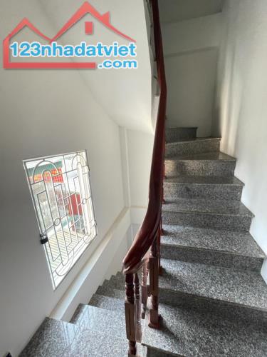 Ô TÔ TẢI ĐỖ CỬA - THANG MÁY - NHÀ ĐẸP FULL NỘI THẤT - KINH DOANH - 5