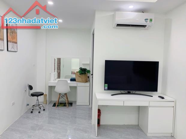 (Tin thật 100%) Bán tòa CHDV 81m2 x 10CH tại Phạm Ngọc Thạch - Đống Đa - Dòng tiền 80 - 3