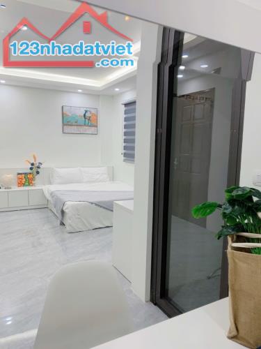 (Tin thật 100%) Bán tòa CHDV 81m2 x 10CH tại Phạm Ngọc Thạch - Đống Đa - Dòng tiền 80 - 4