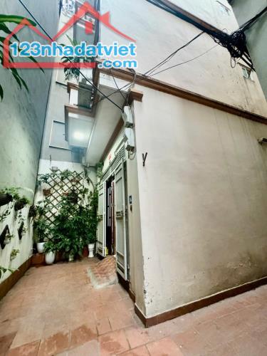 NHÀ CHỦ TỰ XÂY CHẮC CHẮN KHÁCH VỀ Ở NGAY - NHÀ 4 TẦNG LÔ GÓC 15 M RA MẶT PHỐ - KINH DOANH - 4