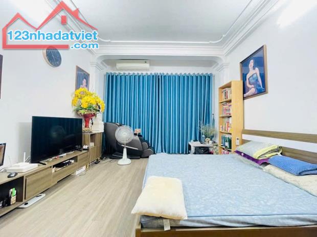 NHÀ MẶT PHỐ - LÔ GÓC 3 THOÁNG – VIEW CÔNG VIÊN – Ô TÔ VÀO NHÀ – NGÃ TƯ LÊ DUẨN – ĐẠI CỒ VI - 2