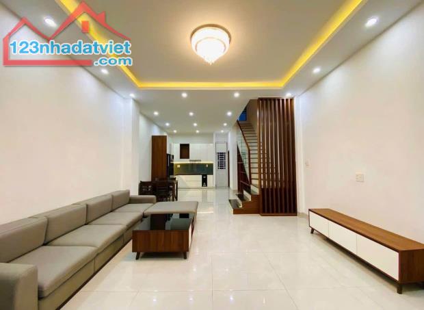 🔥Bán nhà mặt tiền Hòa Minh 7, DT 75m2 nhà 3 tầng hướng ĐN giá 5,5 tỷ