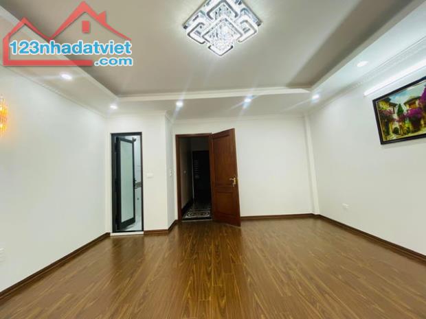 NHÀ 61M2*5T PHAN ĐÌNH GIÓT, NGÕ Ô TÔ, THANG MÁY 15,5 TỶ - 4