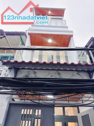 NHÀ MỚI 3 TẤM 
NGANG 3 DÀI 10 
KHU DÂN CƯ CÓ 4 TỶ