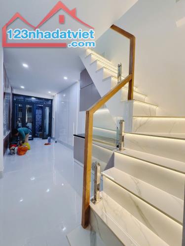 NHÀ MỚI 3 TẤM 
NGANG 3 DÀI 10 
KHU DÂN CƯ CÓ 4 TỶ - 1